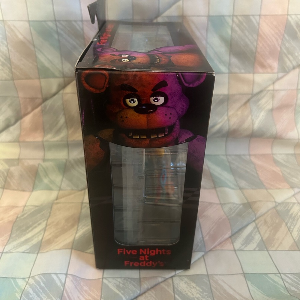 Five Nights at Freddy’s Withered Chica with Office Jazwares - Picture 10 of 11